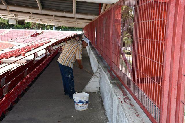 Atatürk Stadyumu yeni sezona hazırlanıyor