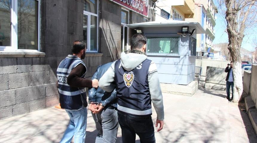 Kars&rsquo;ta kablo hırsızları yakayı ele verdi