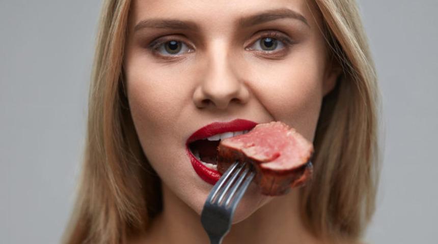 Yağlı gıdalarla beslenmek vajinal enfeksiyon riskini artırıyor, yoğurt s&uuml;rmek işe yaramıyor!