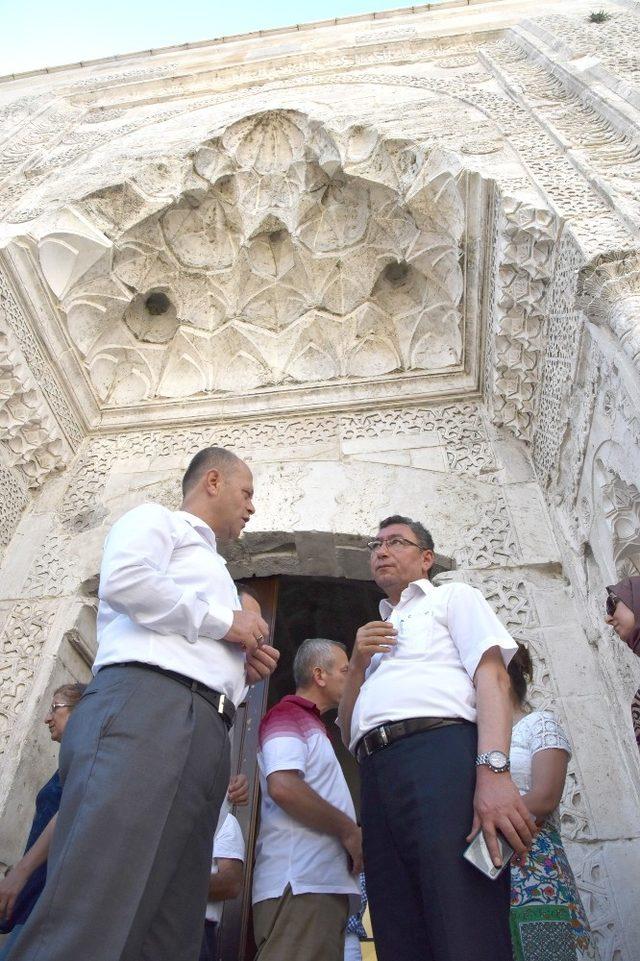 Eğirdir’de tadilatı tamamlanan Dündar Bey Medresesi yakın zamanda açılacak