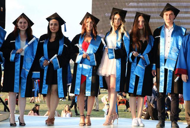 Türk Hava Kurumu Üniversitesi'nde mezuniyet coşkusu