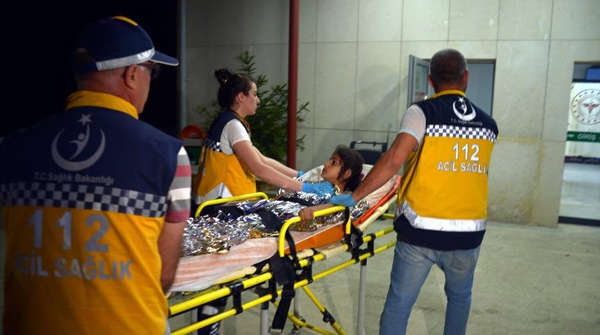 Kayıp kız çocuğu ormanda uyurken bulundu