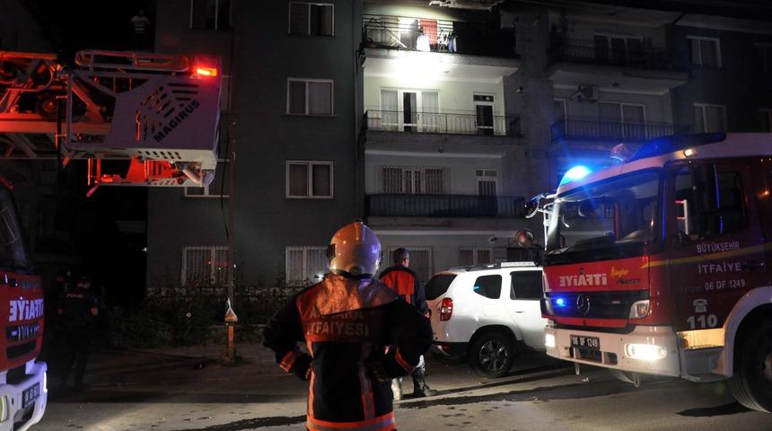 Ankara'da 4 katlı apartmanda yangın