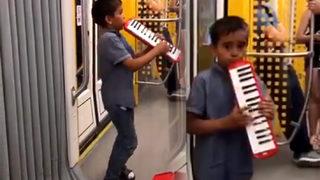 Yılmaz Büyükerşen sosyal medyadan paylaştı: Ve dünya 20 saniyeliğine güzelleşir