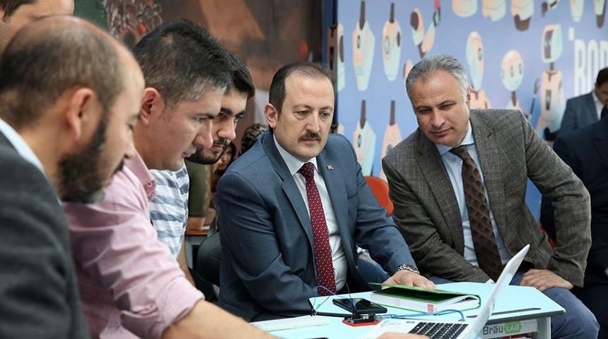 STEM &ouml;ğretmenleri geleceğe hazırlanıyor