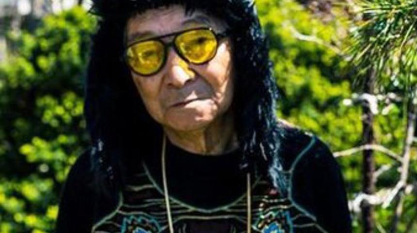 84 yaşında fenomen oldu