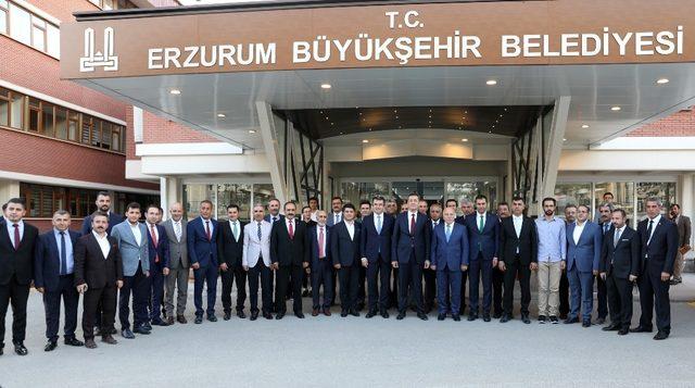 Bakan Selçuk’tan Büyükşehir’e ziyaret