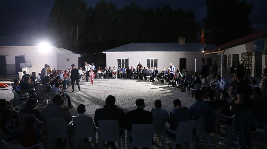 Başkan Tanış, gen&ccedil;lerle buluştu