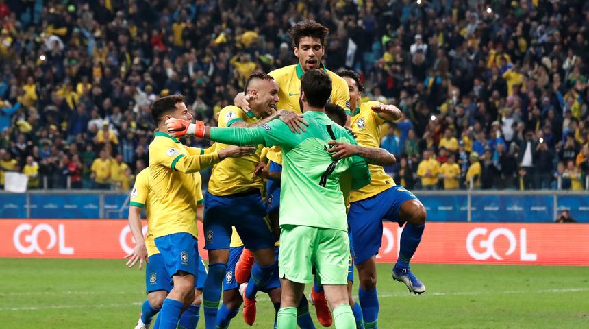 Brezilya, Paraguay'ı penaltılarla 4-3 yenip Copa America'da yarı finale yükseldi