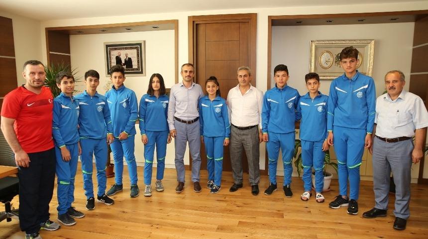 Başkan &Ccedil;ift&ccedil;i, gen&ccedil; boks&ouml;rleri kabul etti