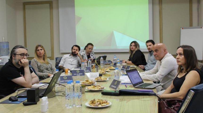 Prof. Dr. Oğuz Makal :&ldquo;Sosyal medya reklam sekt&ouml;r&uuml; i&ccedil;in b&uuml;y&uuml;k bir end&uuml;stri&rdquo;