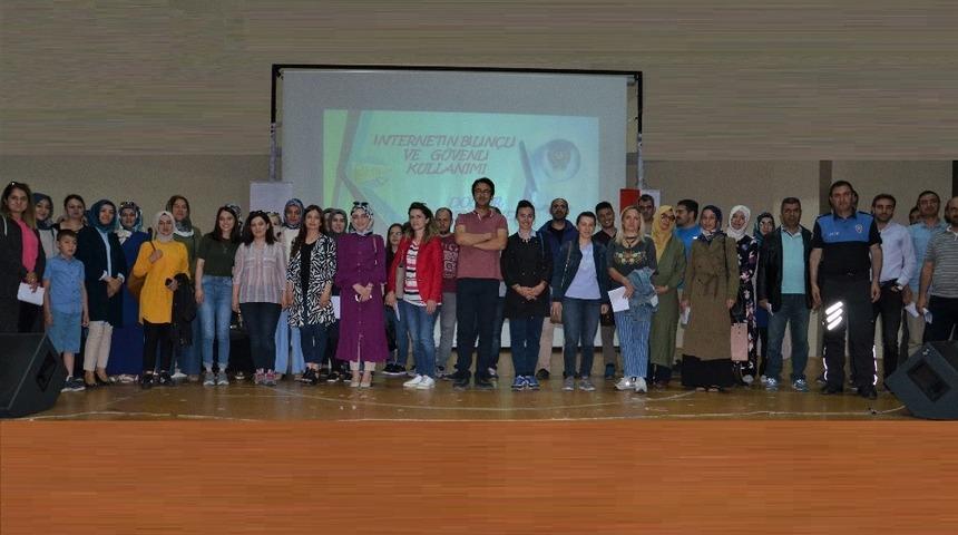 &ldquo;İnternetin Bilin&ccedil;li ve G&uuml;venli Kullanımı&rdquo; semineri