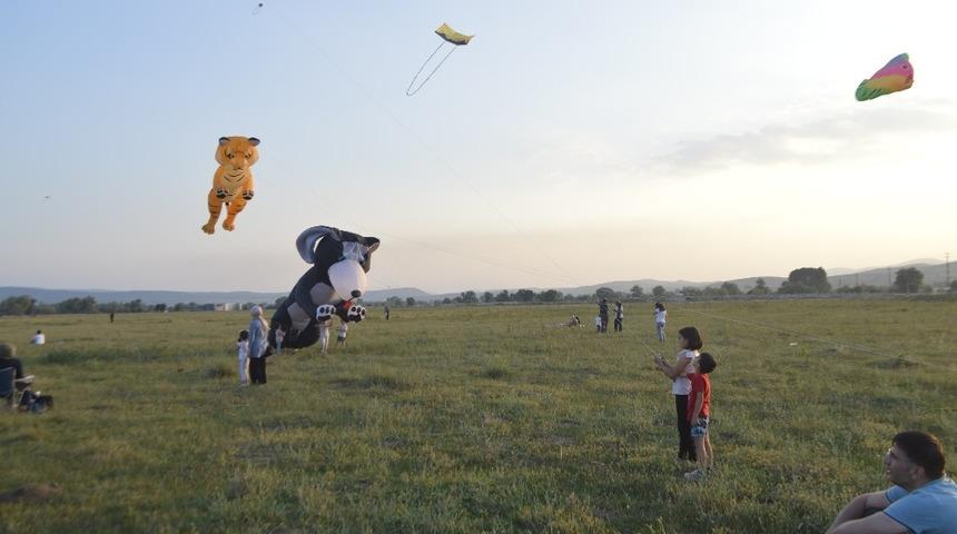 G&ouml;ky&uuml;z&uuml; u&ccedil;urtmalarla şenlendi