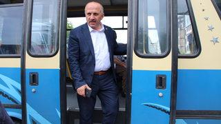 Çayeli Belediye Başkanı makam aracı yerine dolmuş kullanıyor