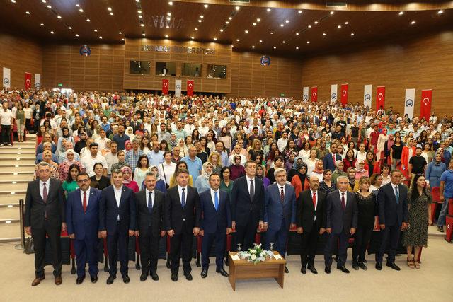 Bakan Selçuk, Aksaray'da öğretmenlerle buluştu