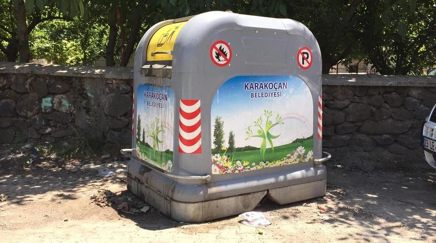 Elazığ'da vahşet! Ağlamasın diye bebeğini halının altına koydu