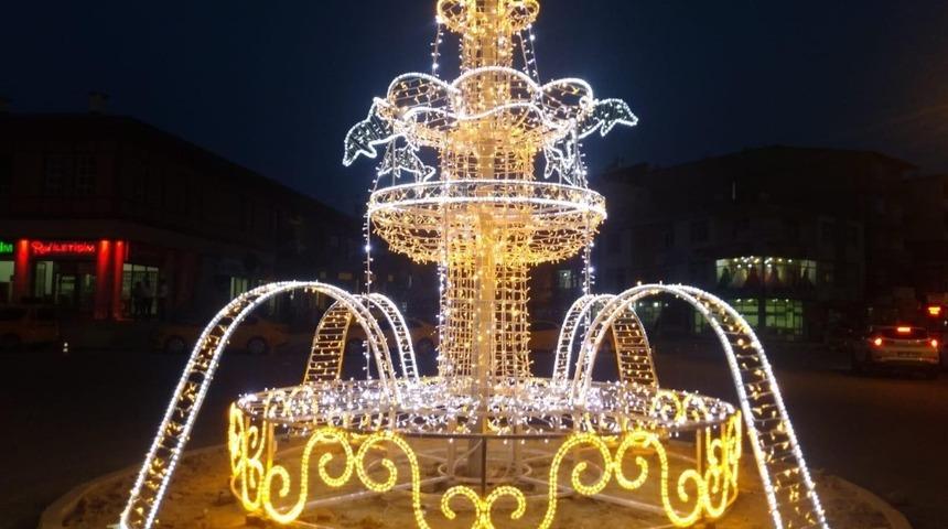 Erciş Belediyesinden dekoratif aydınlatma &ccedil;alışması
