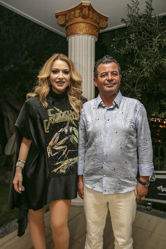 Beşinci yıllarını Hadise ile kutladılar