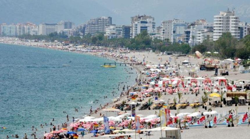 Antalya'da bir ilk daha! Haziranda gelen turist sayısı 2 milyonu ge&ccedil;ti