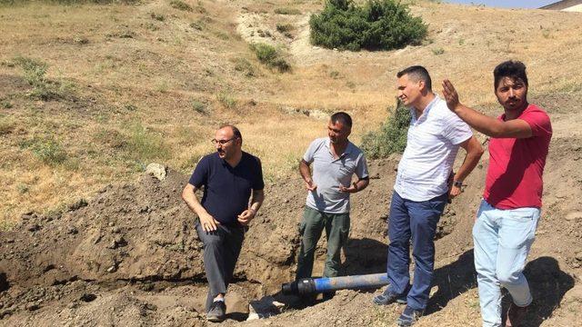 Çukurca Belediyesinden su şebekesi yenileme çalışması