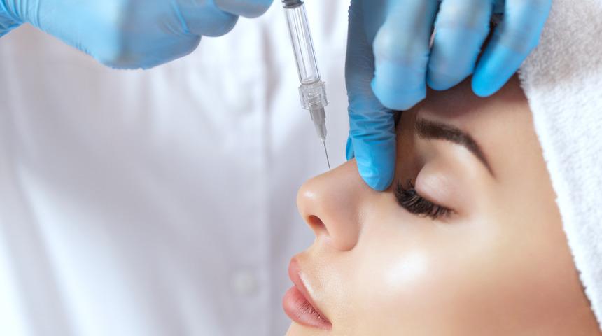 Burun estetiğine dikkat!  Ameliyat sırasında nasıl bir burunla karşılaşacağı bilinmediği i&ccedil;in bakın ne yapılıyor?