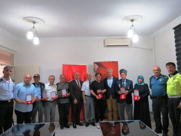 Susurluklu Kıbrıs Gazilerine madalya G2