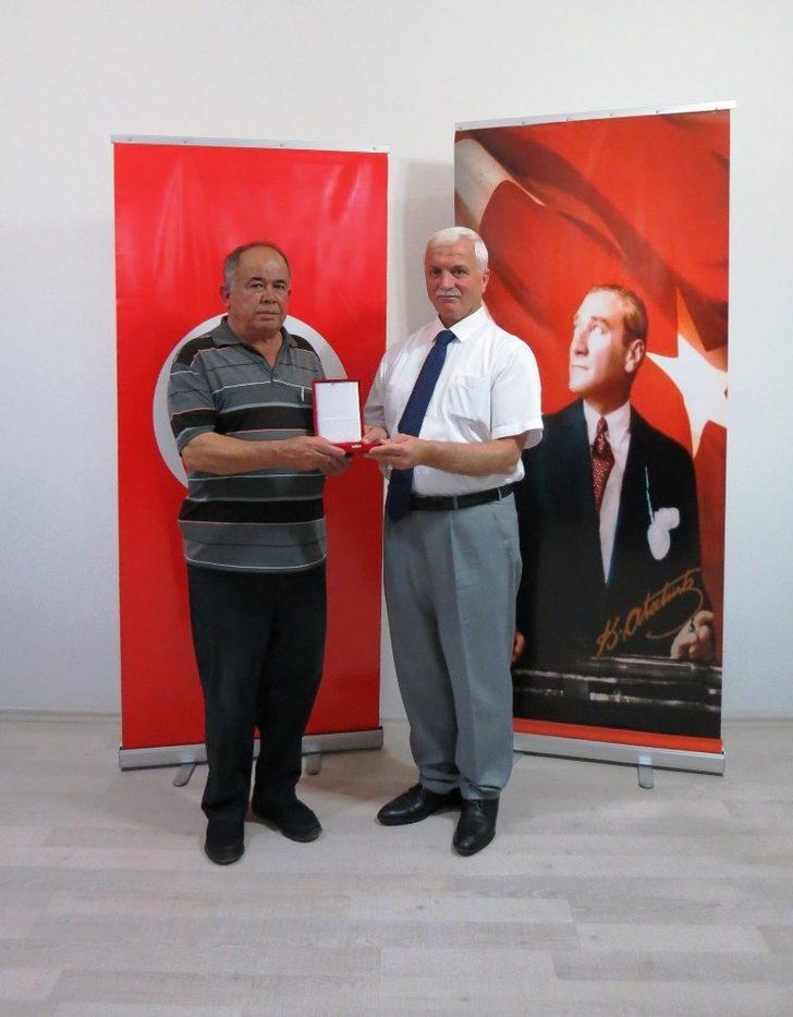 Susurluklu Kıbrıs Gazilerine madalya G4