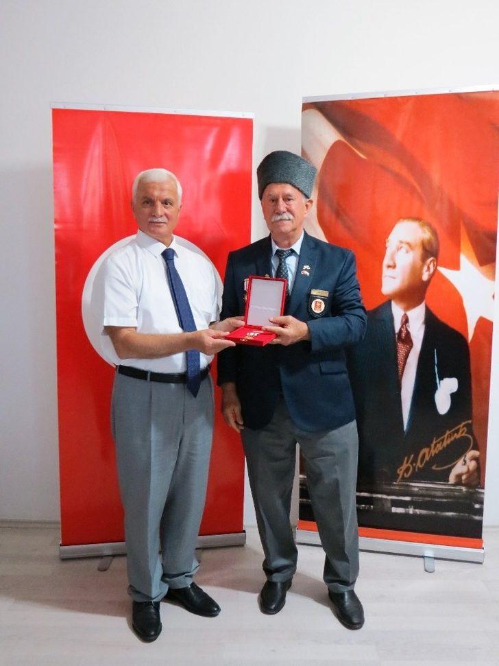 Susurluklu Kıbrıs Gazilerine madalya G5