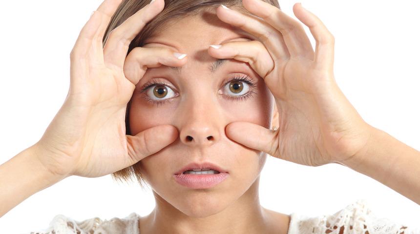 Göz kapağı sarkması kabusunuz olmasın! Bu numarayı deneyin