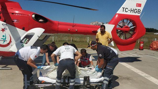 Camide kalp krizi geçiren yaşlı adamın yardımına ambulans helikopter yetişti