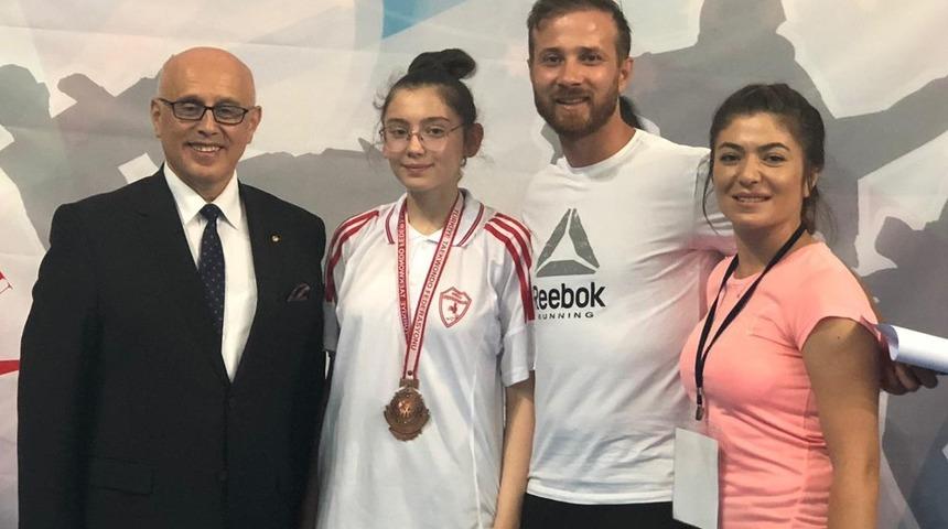 Denizlili taekwondo sporcusu T&uuml;rkiye 3&rsquo;&uuml;nc&uuml;s&uuml; oldu