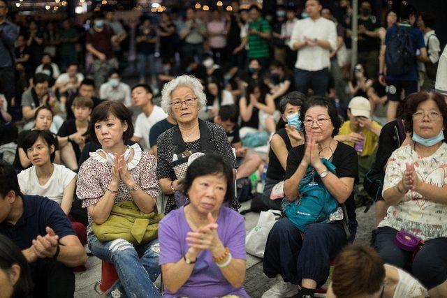 Hong Kong’da göstericiler G20 liderlerinden harekete geçmelerini istedi