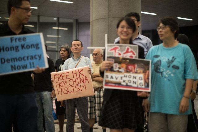 Hong Kong’da göstericiler G20 liderlerinden harekete geçmelerini istedi