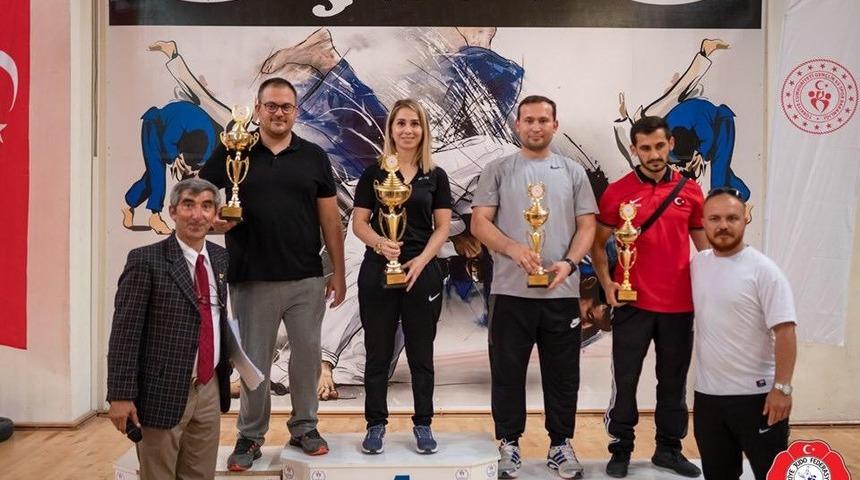 Bilecik Belediyesi Spor Kul&uuml;b&uuml; judo takımından b&uuml;y&uuml;k başarı