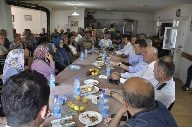 Kaymakam Ürkmezer köylülerle bir araya geldi