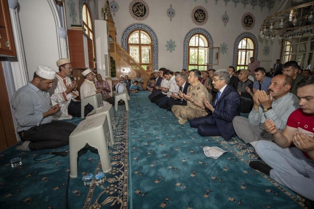 Şehit Jandarma Uzman &Ccedil;avuş Kenan Karakuzu i&ccedil;in mevlit okutuldu