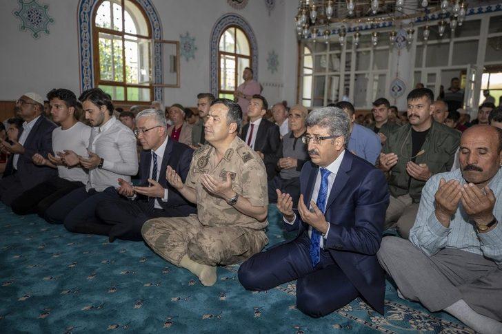 Şehit Jandarma Uzman Çavuş Kenan Karakuzu için mevlit okutuldu G2