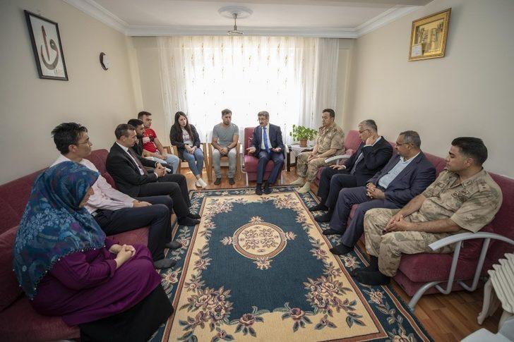 Şehit Jandarma Uzman Çavuş Kenan Karakuzu için mevlit okutuldu G5