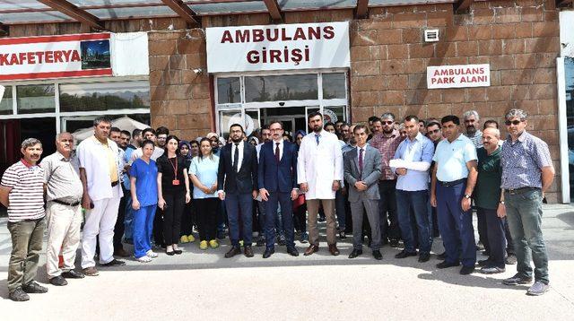 Ahlat’ta doktor ve güvenlik görevlisine yapılan şiddet kınandı