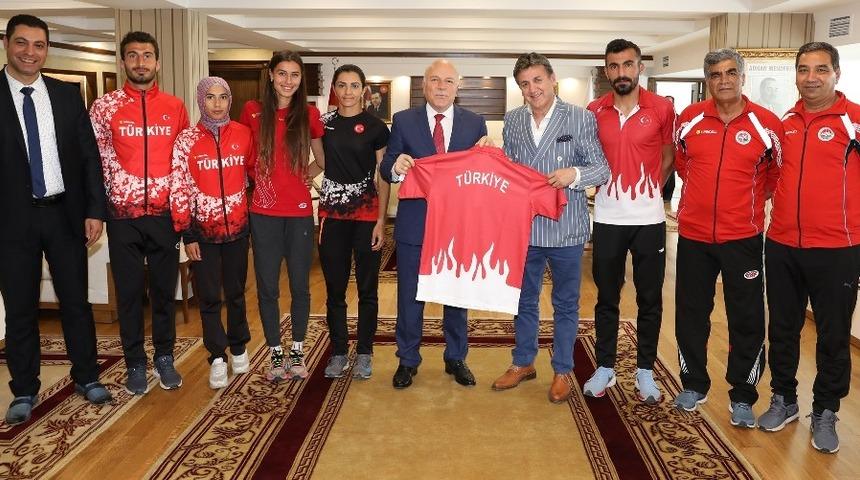 Atletizm Milli Takımı&rsquo;ndan Başkan Sekmen&rsquo;e ziyaret