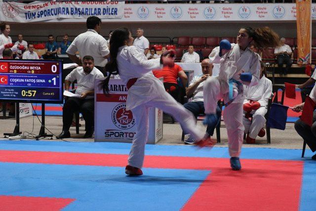 Türkiye Ümit, Genç ve U21 Karate Şampiyonası’nın resmi açılışı yapıldı