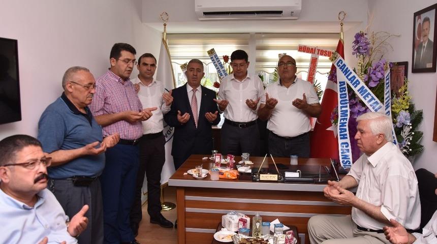 Başkan &Ouml;zcan manavlarla buluştu