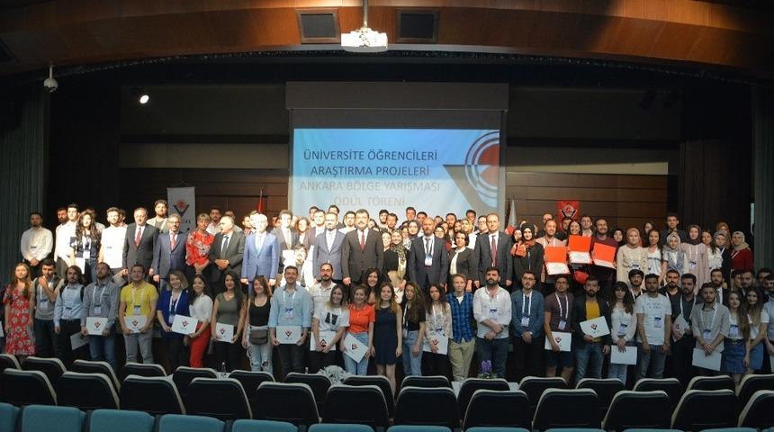 KB&Uuml;&rsquo;l&uuml; &ouml;ğrenciler 2 kategoride 3 birincilik elde etti