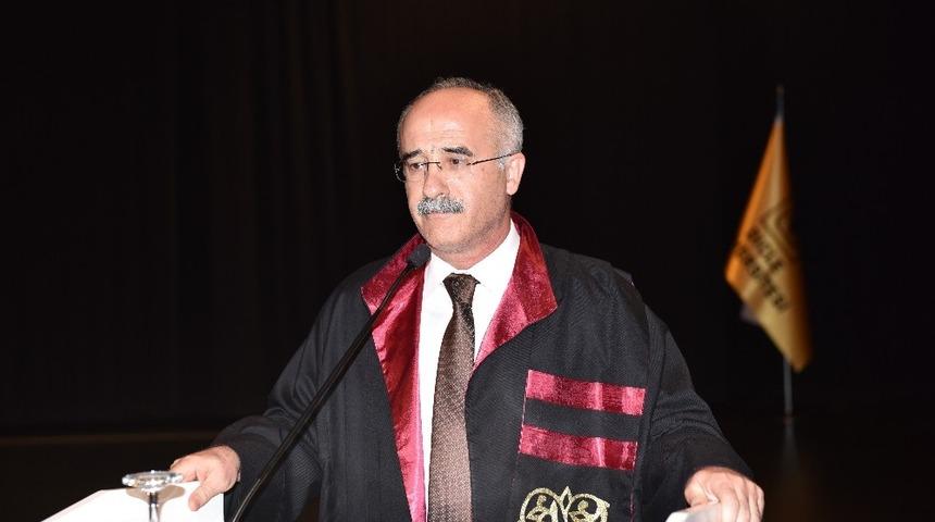 D&Uuml; Tıp Fak&uuml;ltesi 166 hekim mezun etti