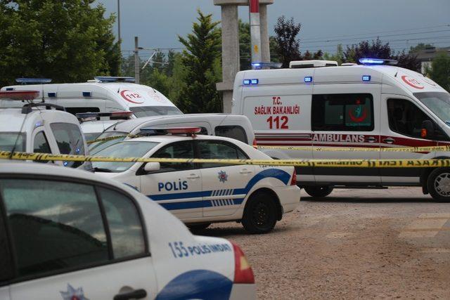 İstanbul’daki kadın cinayeti şüphelisi Kocaeli’deki kovalamaca kafasına sıktı