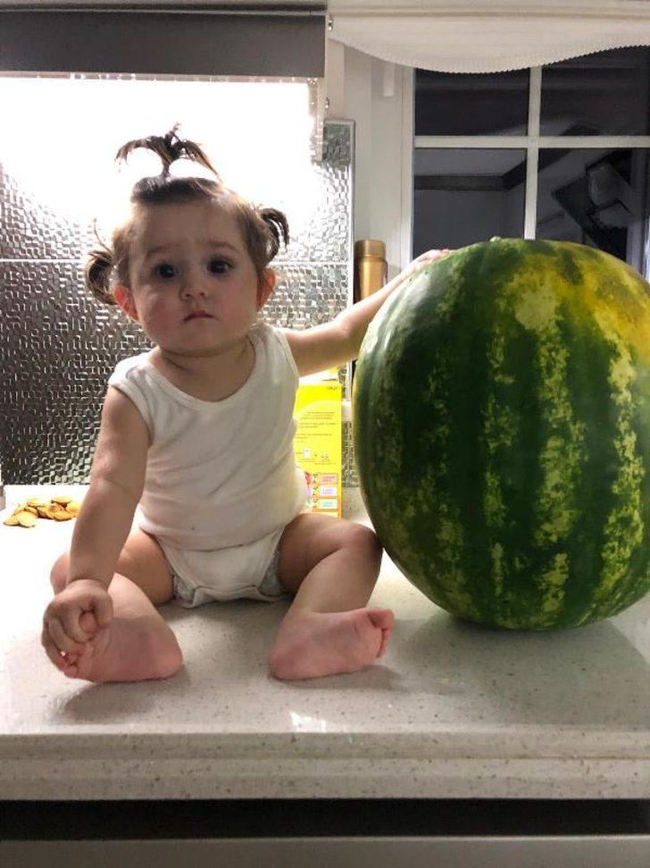 Bebeğini serinletmek için böyle bir yöntem buldu G5