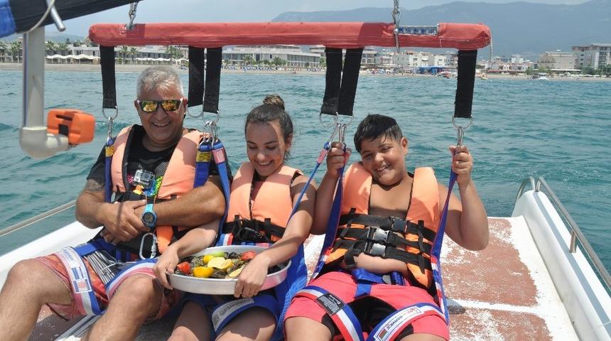 Paraşütte midye keyfi