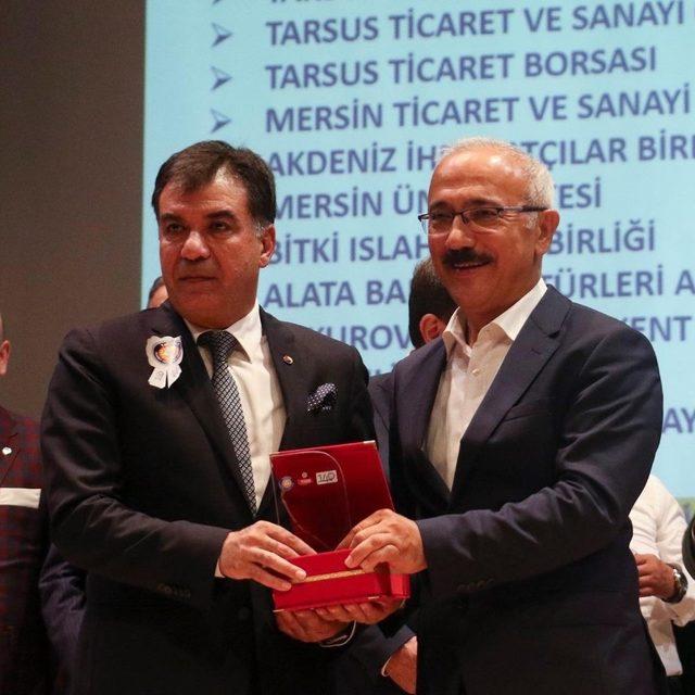 Tarsus’ta ‘Ekonomiye Değer Katanlar Ödül Töreni’