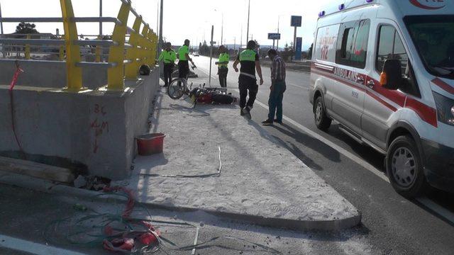 Ereğli’de motosiklet Tır’a çarptı: 2 yaralı