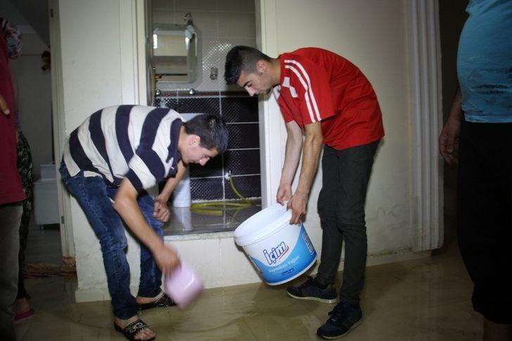 Oltu Narman kara yolu kapandı G5